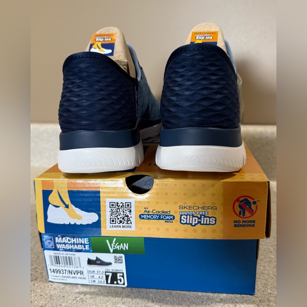 NWT Skechers HANDS FREE Slip Ins SUMMITS Shoes - Picture 13 of 16
